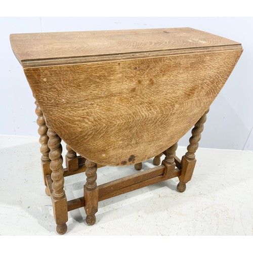 538 - OAK DROP LEAF GATE LEG TABLE WITH BARLEY TWIST SUPPORTS 112cm x74cm EXTENDED