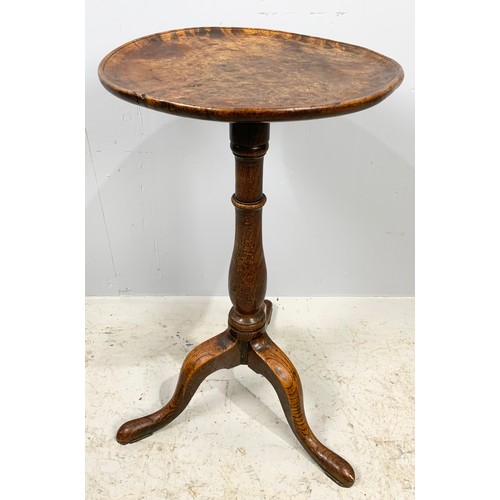 621 - WALNUT AND OAK PEDESTAL OCCASIONAL TABLE 41cm DIAMETER