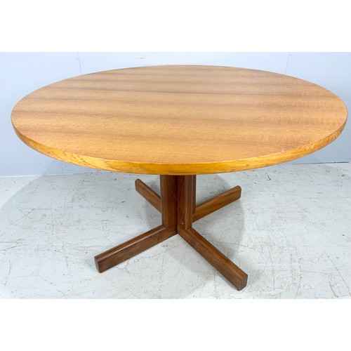 639 - LATE CENTURY GORDON RUSSELL CIRCULAR  TEAK DINING  WITH ONE LEAF TABLE MODEL R156  WITH LEAF 182cm L... 