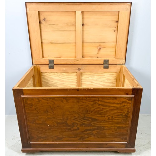 618 - BLANKET. BOX / CHEST WITH UPHOLSTERED \TOP WIDTH 94cm