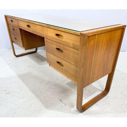 616 - MID / LATE CENTURY UNIFLEX DESK WIDTH 162cm