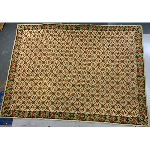 670 - LARGE CREAM &  GREEN  GROUND CARPET  460cm x 344cm