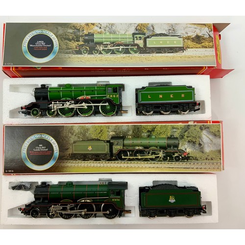 375 - HORNBY 2 BOXED LOCOMOTIVES R060 B17 4-6-0 LEEDS UNITED, & R053 LNER CLASS B17 MANCHESTER UNITED