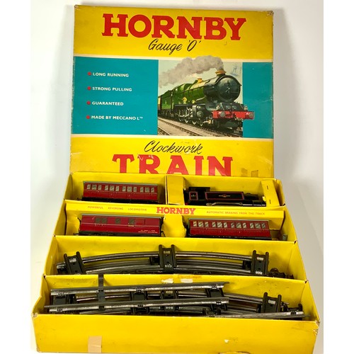 454 - HORNBY O GAUGE SET, NO 41 TANK PASSENGER SET, SET COMPRISES 0-4-0T 82011 3 X MAROON COACHES, QTY OF ... 