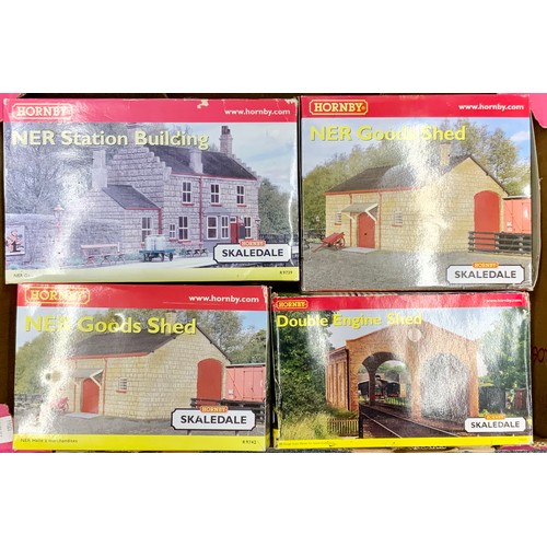 397 - HORNBY SKALEDALE, 4 BOXED BUILDINGS, NER STATION BULDING, NER GOODS SHED X2, & DOUBLE ENGINE SHED (E... 