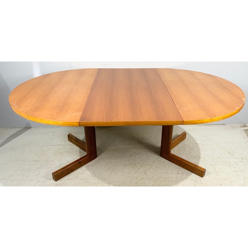 639 - LATE CENTURY GORDON RUSSELL CIRCULAR  TEAK DINING  WITH ONE LEAF TABLE MODEL R156  WITH LEAF 182cm L... 