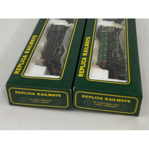 362 - REPLICIA RAILWAYS 2 BOXED LOCOMOTIVES, 11011 B1 61026 OUREBI, 11012 B1 LNER GREEN SPRINGBOK