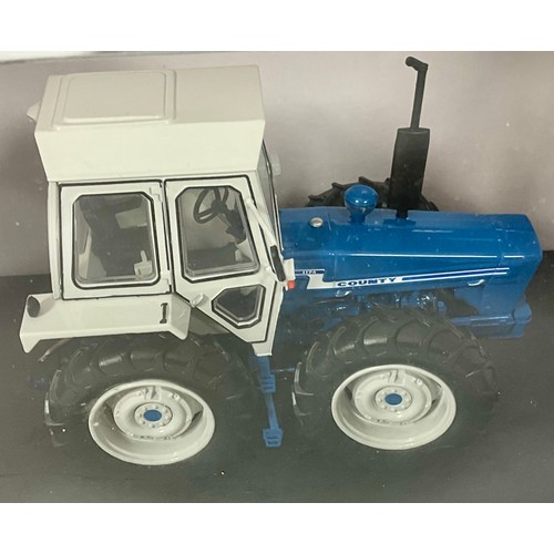 193 - UNIVERSAL HOBBIES, UH5271 COUNTY TRACTOR 1174, IN FORD BLUE BOX, 1:32 SCALE