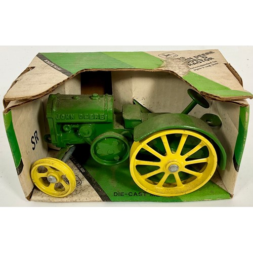 186 - SPEC CAST COLLECTIBLES JOHN DEERE LINDEMAN CRAWLER WITH CULTIVATOR 1:16 SCALE, & ERTL 500, 1923 JOHN... 