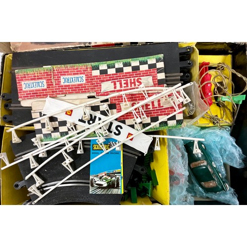 61 - SCALEXTRIC, SET 55 MODEL MOTOR RACING WITH TWO CARS & CONTENTS AS SHOWN