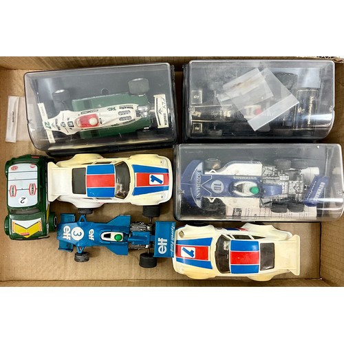 66 - SCALEXTRIC SET GRAND PRIX 8 PLUS 3 ADITIONAL BOXED CARS & 4 U/B