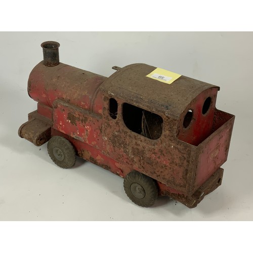 59 - TRIANG OR SIMILAR PUFF PUFF LOCOMOTIVE IN NEED OF RESTORATION