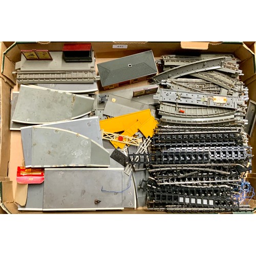 445 - TRIANG, MIXED BOX OF EARLY SERIES 2 & 3 TRACK, PLATFORMS, BUILDINGS TPO POINT, PLUS SPARCE BOX FOR S... 