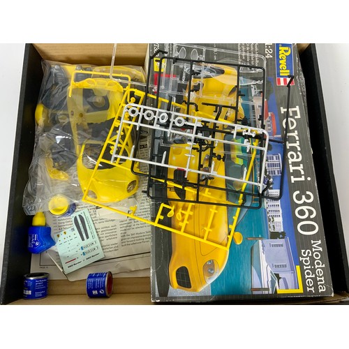 297 - 12 TRAM & BUS PLASTIC KITS, HADFIELDS, KEIL CRAFT, TOWER TRAMS, PLUS A REVELL FERRARI 360 SPIDER KIT... 