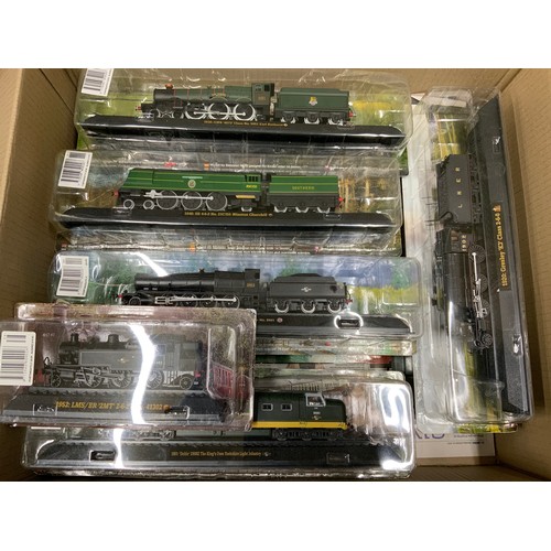 251 - THREE TRAYS OF MOSTLY UNOPENED PLINTHED RAILWAY LOCOMOTIVES, AMER.COM MAGAZINE STATIC MODELS, MOST U... 