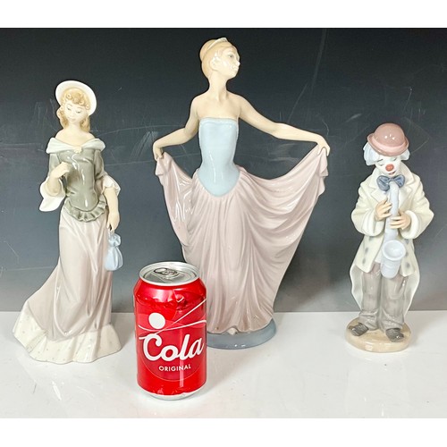 156 - THREE LLADRO FIGURES