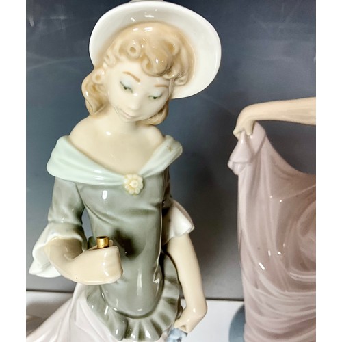 156 - THREE LLADRO FIGURES