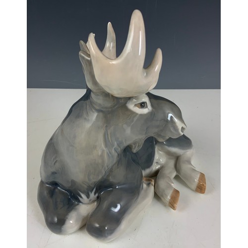 145 - LARGE ROYAL COPENHAGEN MODEL OF A MOOSE MODEL  2813 22cm TALL