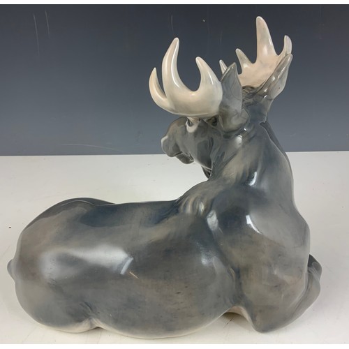 145 - LARGE ROYAL COPENHAGEN MODEL OF A MOOSE MODEL  2813 22cm TALL