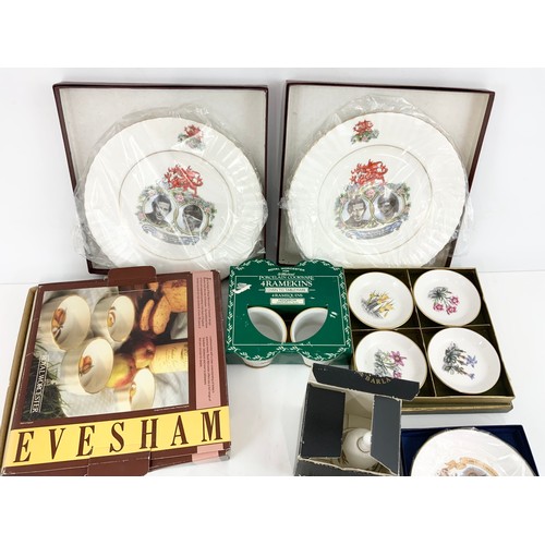 195 - TRAY OF BOXED ROYAL WORCESTER , WEDGEWOOD ETC INC KUTANI CRANE , EVESHAM