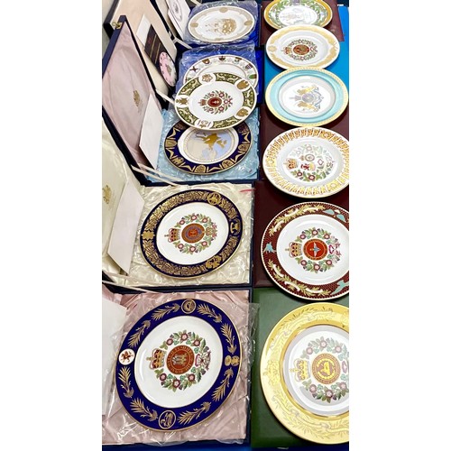 196 - MULBERRY HALL, SPODE AND OTHER BOXED COMMEMORATIVE PLATES