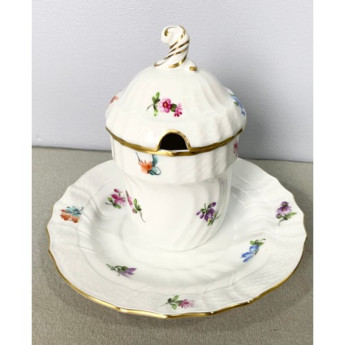 201 - HEREND CONDIMENT POT, ROYAL WORCESTER EVESHAM CASEROL DISH , BOXED PORTMEIRON TUREEN , PLACE MATS, E... 