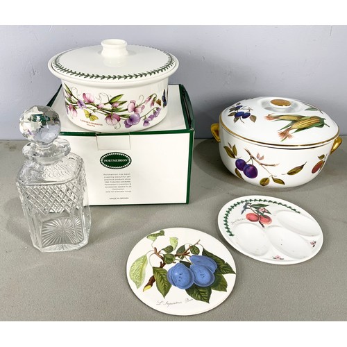 201 - HEREND CONDIMENT POT, ROYAL WORCESTER EVESHAM CASEROL DISH , BOXED PORTMEIRON TUREEN , PLACE MATS, E... 