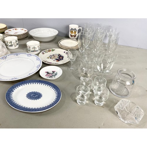 206 - MIXED CERAMICS & GLASS INC CROWN DEVON , 6 CHAMPAGNE FLUTES ETC