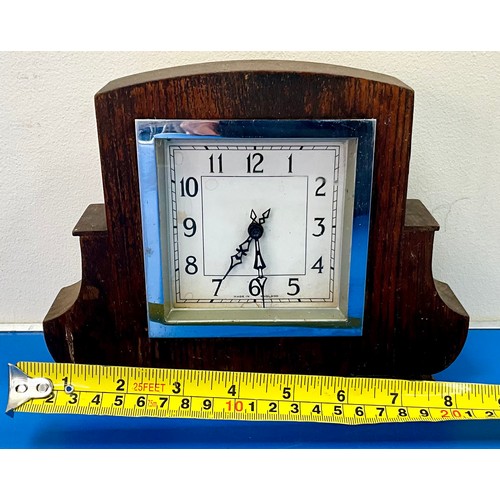 298 - ART DECO WOODEN CASED MANTLE CLOCK