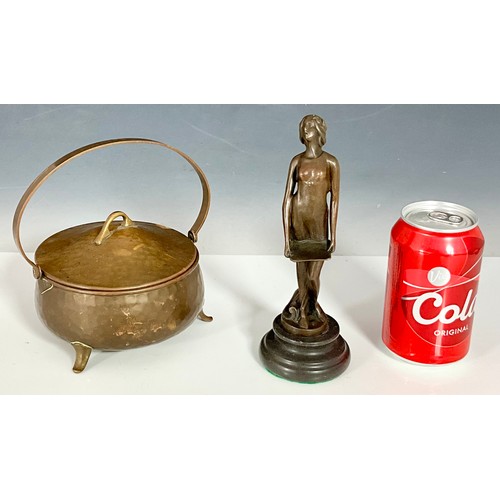 341 - A BRONZED DECO FIGURINE Approx. 20cm TALL T/W AN ARTS AND CRAFTS LIDDED POT WITH CARRY HANDLE