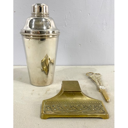 347 - METALWARE INC COPPER & BRASS PAN STAMPED ST JOHNS K2, SILVER PLATED COCKTAIL SHAKER, BRASS INKWELL ,... 