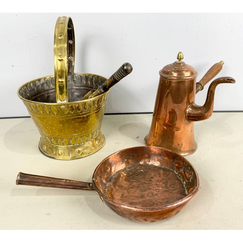 348 - BRASS BUCKET AND SHOVEL AND COPPER SINGLE HANDLED JUG & COPPER PAN