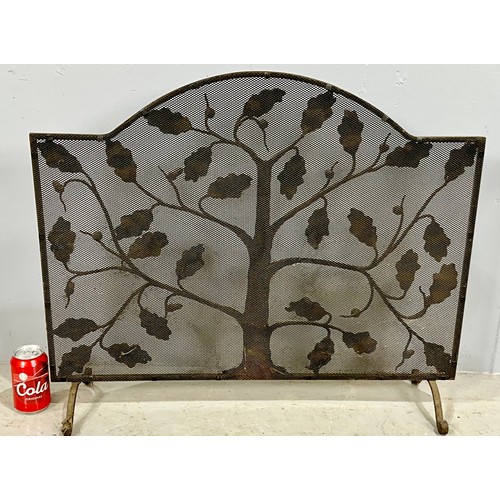 376 - BRONZED ORNATE FIRE GUARD WITH OAK TREE BRANCHES, LEAVES AND ACORNS DECORATION