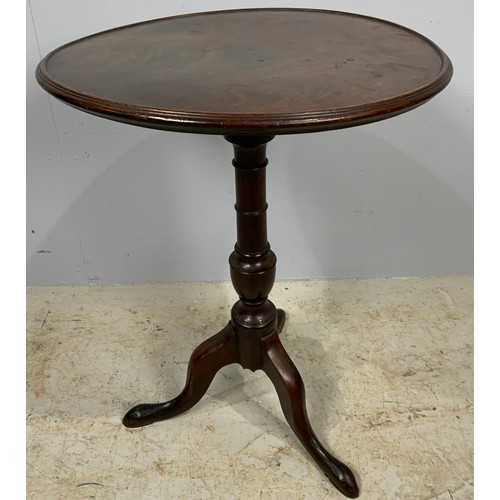 633 - ANTIQUE MAHOGANY DISH TOP PEDESTAL OCCASIONAL TABLE ON TRIPOD BASE NICE PATINA 51cm DIAMETER