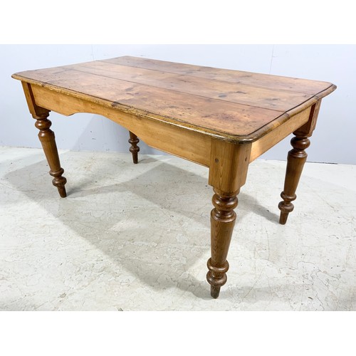 688 - VICTORIAN PINE KITCHEN TABLE  ON TURNED LEGS  136cm x 79cm