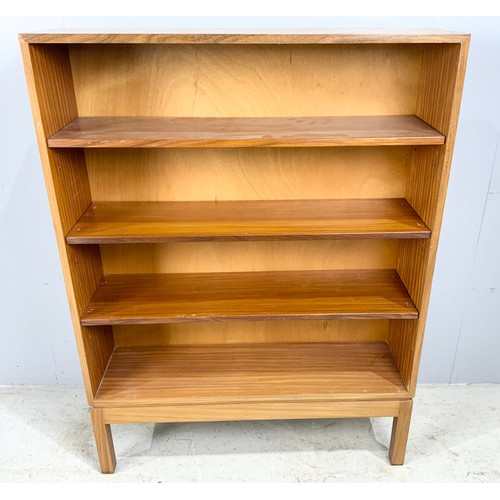 631 - MID / LATE CENTURY BOOKCASE WIDTH 92cm