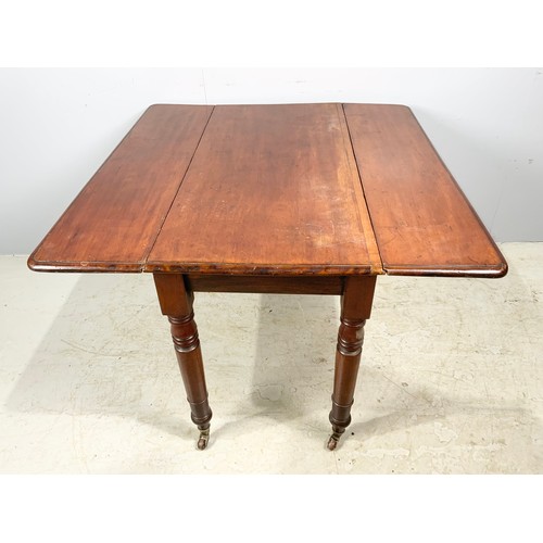 604 - MAHOGANY PEMBROKE TABLE 114cm x 97cm EXTENDED