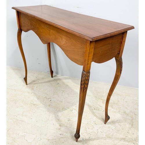 671 - MAHOGANY CONSOLE TABLE ON SLENDER LEGS  92cm x 32cm