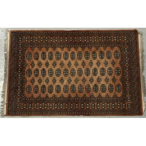 732 - LARGE PERSIAN BOKHARA RUG APPROX 195X126CM