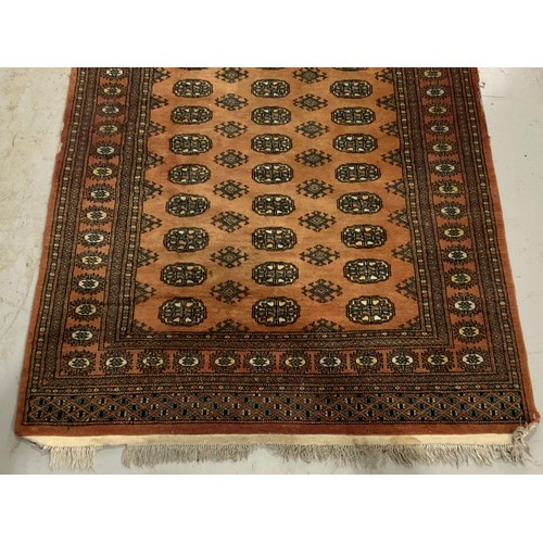 732 - LARGE PERSIAN BOKHARA RUG APPROX 195X126CM