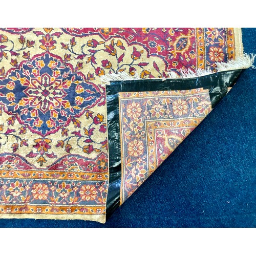 734 - PERSIAN RUG. 165 x 101cm Approx.