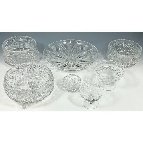 284 - COLLECTION OF GOOD QUALITY CUT GLASS BOWLS INCLUDING STUART CRYSTAL T/W A CUT GLASS BRANDY GLASS