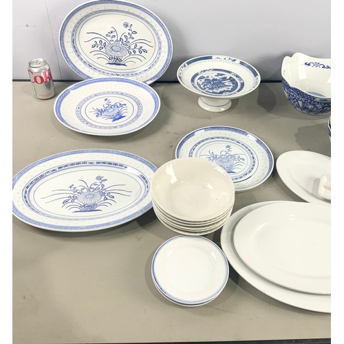 162 - LARGE QUANTITY OF BLUE &  WHITE  TABLE WARE ETC 2 TRAYS