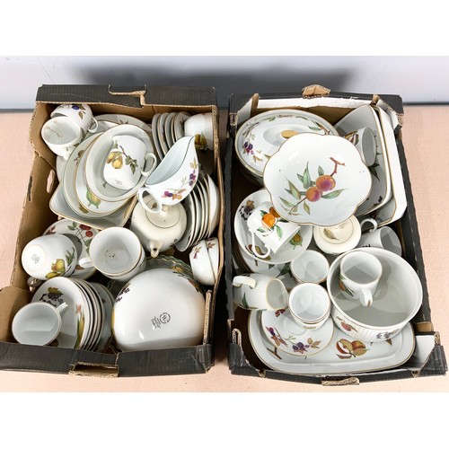 161 - LARGE QUANTITY OF ROYAL WORCESTER EVESHAM TABLEWARE ETC 2 TRAYS