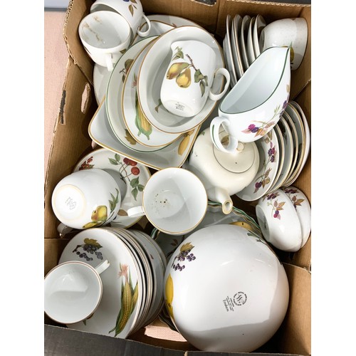 161 - LARGE QUANTITY OF ROYAL WORCESTER EVESHAM TABLEWARE ETC 2 TRAYS