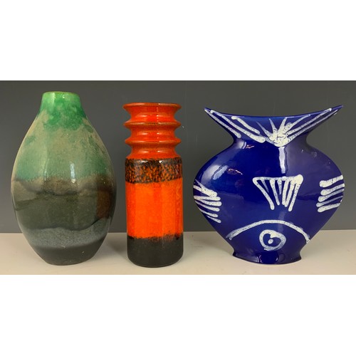 185 - 2 WEST GERMAN VASES WITH A STYLISH FISH VASE FROM MALTA