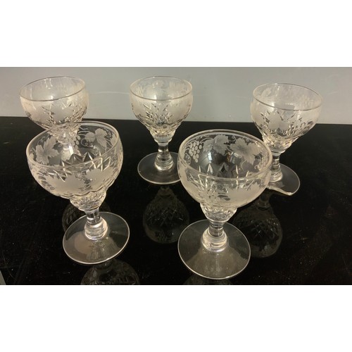 234 - GOOD QUALITY DRINKING GLASSES INC  ETCHED GRAPE & WINE , 4 WHISKEY TUMBLERS