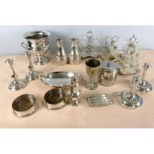 307 - LARGE QUANTITY OF PLATED WARE INCLUDING CRUETS, ETC.