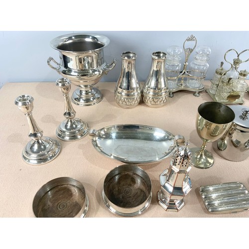 307 - LARGE QUANTITY OF PLATED WARE INCLUDING CRUETS, ETC.