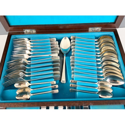 310 - CASED VINERS HARLEY ELEGANCE  SILVER PLATED CUTLERY